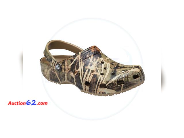 Lot 44-118g - Size 13 Crocs Classic Clogs - Realtree E-Commerce Return, A basic inspection has been given to this item. Sold AS-IS.