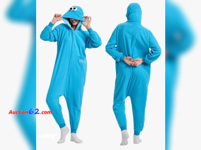 Lot 44-6523q - Size Medium Adult Cookie Monster Onesie Pajamas Cosplay Costume Appears New, A basic inspection has been given to this item. Sold AS-IS.