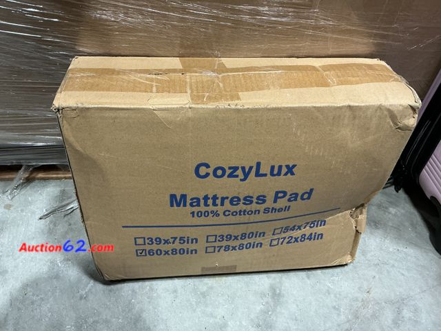 Lot 44-149b - Cozylux Queen Mattress Pad White Appears New, A basic inspection has been given to this item. Sold AS-IS.
