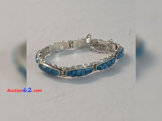 Lot 44-8310g - **VERY NICE** VINTAGE STERLING SILVER (.925) INDIAN JEWELRY BRACELET WITH LOT OF PRETTY BLUE STONES (POSSIBLY TURQUOISE!!). - T
