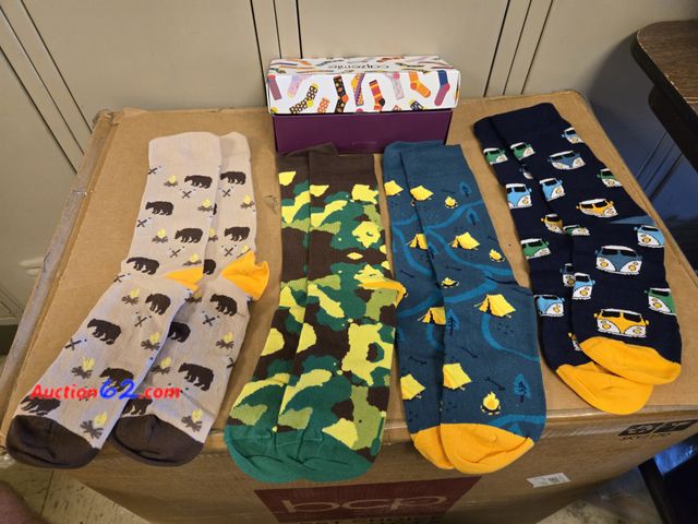 Lot 44-6602r - Men Novelty Crew Socks for men, Fun Funny Funky Colorful Birds Animal Design Cotton Socks Appears New, A basic inspection has been given to ...