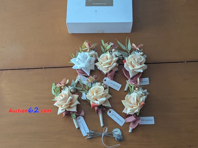 Lot 44-3071g - Ling's Moment - Wedding boutonnieres - 1-Groom Boutonniere, 5-Groomsmen Boutonnieres - High Quality - Ecommerce Return - Appears New, Sold A...