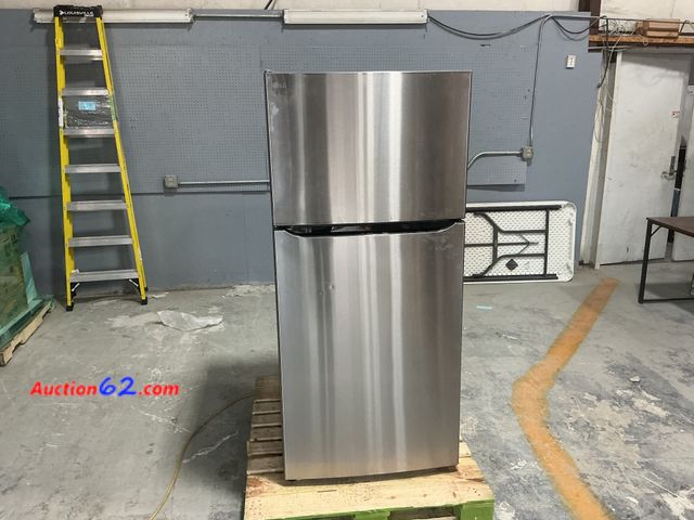 Lot 44-13g - Retail value $1,088- 30 in. W 20 cu. ft. Top Freezer Refrigerator w/ Multi-Air Flow and Reversible Door in Stainless Steel,ENERGY STAR- Work...