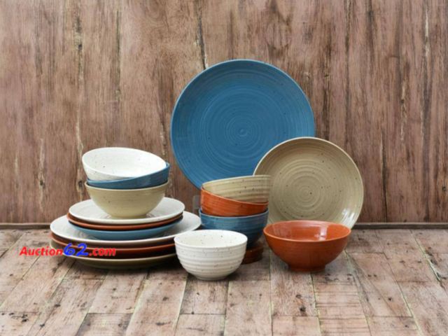 Lot 44-963i - Retail value $70- Siterra Painter's Palette 16-Piece Stoneware Dinnerware Set Appears New Not Tested