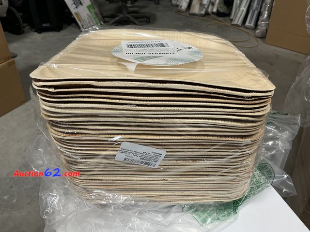 Lot 44-114b - Retail of $30-PALM NAKI Eco-Friendly Palm Leaf Plates - 10-Inch Square - Bamboo Style (40 Pack), Sustainable, Decorative &amp; Compostable T...