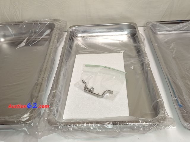 Lot 44-7493f - Stainless steel chafing dish 8 Qt. (Stand not included) Appears New, A basic inspection has been given to this item. Sold AS-IS.