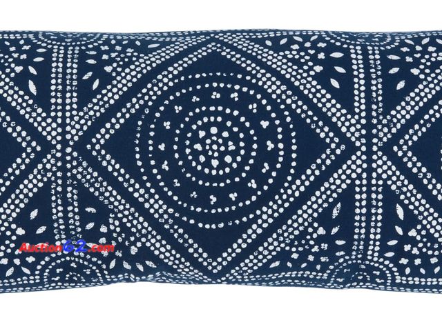 Lot 44-638m - SAFAVIEH Home Collection Valenti Boho 12 x 36-inch Blue/White Decorative Accent Pillow PLS7149A-1236 Not Tested See All Photo's Appears New,...