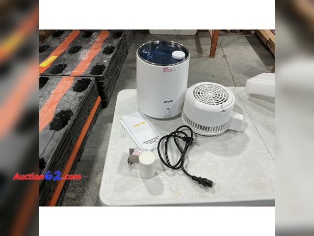 Lot 44-1137i - - VEVOR Distilled Water Machine YMK40101 - 120V, 750W, 4L E-Commerce Return, A basic inspection has been given to this item. Sold AS-IS. Use...