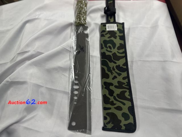 Lot 44-6031g - Camo Machete with sheath stainless steel blade. New. See All Photo's Not Tested Never opened, Factory Sealed