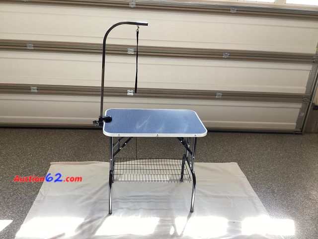 Lot 44-7867P - Lot of (1) Dog Grooming collapsible station  See All Photo's