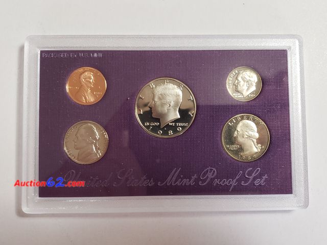 Lot 44-8535g - 1989 PROOF SET W/KENNEDY HALF, WASHINGTON QUARTER, ROOSEVELT DIME, JEFFERSON NICKEL AND LINCOLN CENT. MINTED IN SAN FRANCISCO. COMES IN ORIG...