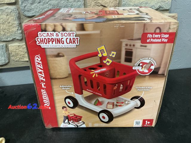 Lot 44-1391m - Radio Flyer Scan &amp; Sort Shopping Cart, for Kids 1+, Red, for Indoor Play E-Commerce Return, A basic inspection has been given to this it...