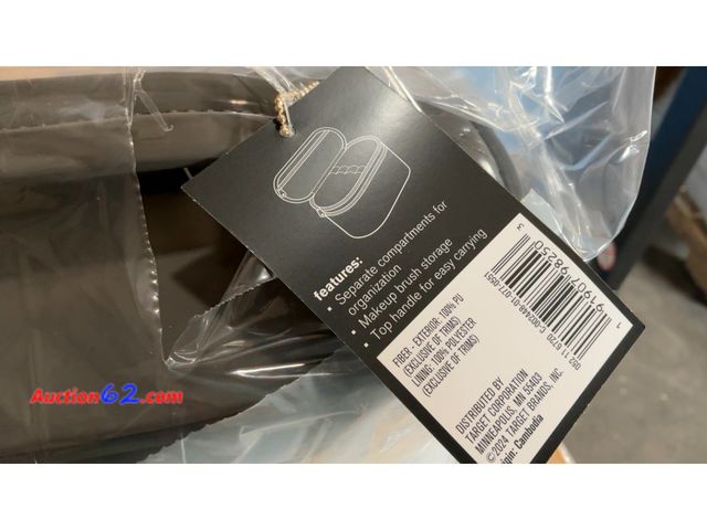 Lot 44-102 - Sonia Kashuk™ Double Zip Travel Train Case Makeup Bag Appears New, A basic inspection has been given to this item. Sold AS-IS.