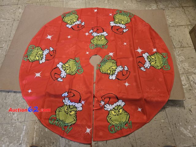 Lot 44-6625w - 48in Grinch Christmas Tree Skirt Red Appears New, A basic inspection has been given to this item. Sold AS-IS.