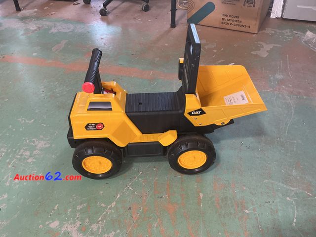 Lot 44-659g - CAT Dump Truck for Kids E-Commerce Return, A basic inspection has been given to this item. Sold AS-IS. Used See All Photo's Not Tested