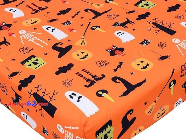 Lot 44-9110b - Cloele Halloween Pumpkin Crib Sheet Ghost Fitted Sheet Appears New, A basic inspection has been given to this item. Sold AS-IS.