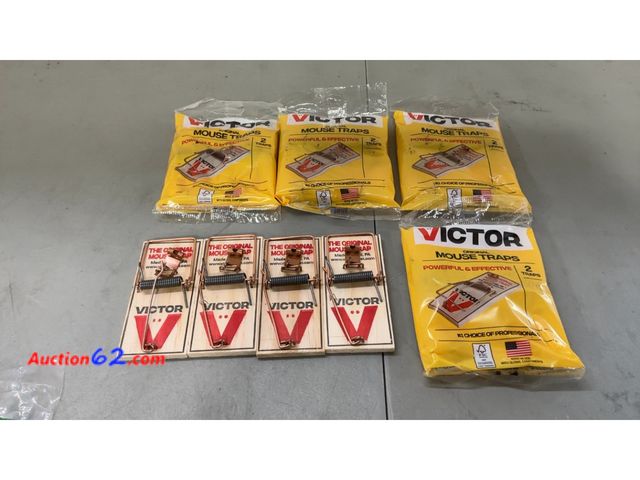 Lot 44-1897a - Victor Mouse Traps Lot - 4 Packs &amp; 4 Individual Traps See All Photo's Not Tested E-Commerce Return, A basic inspection has been given to...