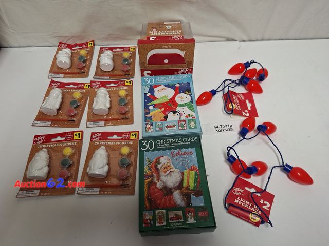 Lot 44-7391p - Miscellaneous Christmas items  Appears New, A basic inspection has been given to this item. Sold AS-IS.