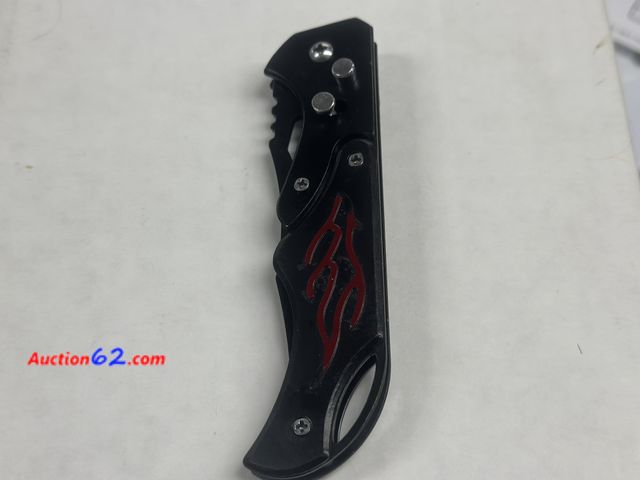 Lot 44-6014a - Push button knife with belt clip and blade lock. Appears New, A basic inspection has been given to this item. Sold AS-IS. See All Photo's
