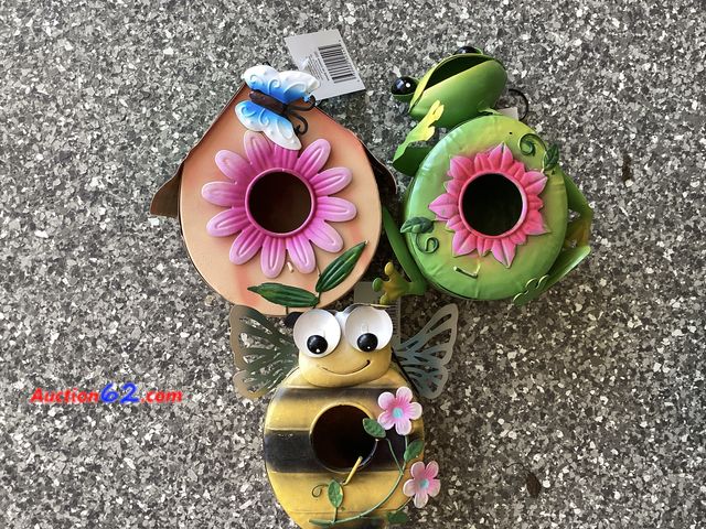Lot 44-7747j - Lot of (3) metal bird houses.  Appears New, A basic inspection has been given to this item. Sold AS-IS. See All Photo's