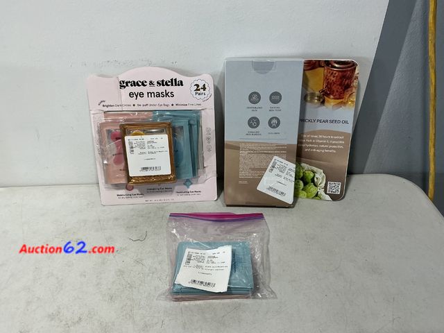 Lot 44-560j - Grace &amp; Stella Eye Masks Lot See All Photo's Not Tested E-Commerce Return, A basic inspection has been given to this item. Sold AS-IS.