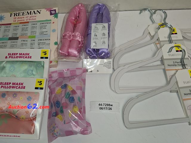 Lot 44-7298w - Lot of miscellaneous items  E-Commerce Return, A basic inspection has been given to this item. Sold AS-IS.