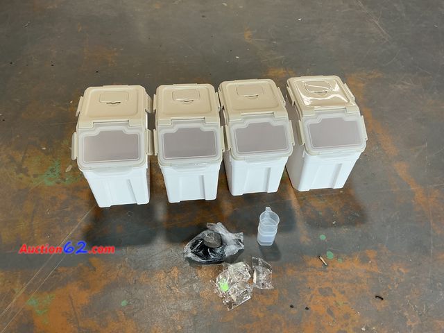 Lot 44-838 - Set of 4 White Kitchen Food Storage Containers with Lids See All Photo's E-Commerce Return, A basic inspection has been given to this item. ...