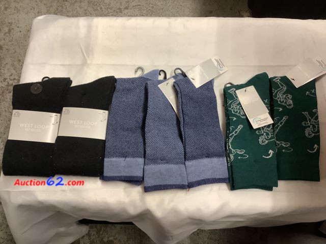 Lot 44-6153q - 7 pair of comfortable socks 2 long black pairs women’s size 4-10, and 3 long blue pairs men’s size 6-12, last 2 pair of long green football ...