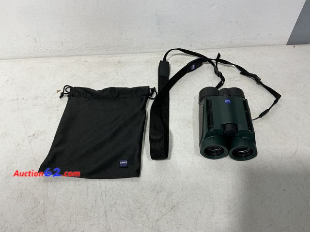 Lot 44-515j - $350 Retail price - Zeiss Terra ED Pocket Binoculars with Case and Strap See All Photo's Not Tested E-Commerce Return, A basic inspection ha...