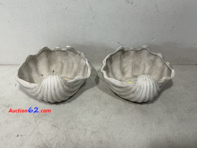 Lot 44-695f - Set of 2 Ceramic Clam Shell Planters See All Photo's Not Tested E-Commerce Return, A basic inspection has been given to this item. Sold AS-I...