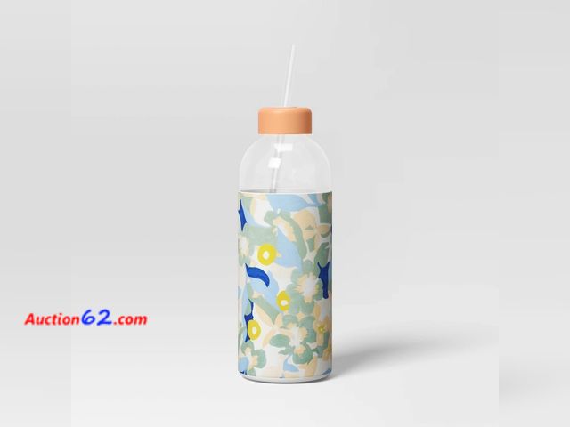 Lot 44-3031i - Lot of 2 - 24 Fl Oz Straw Tumbler Floral Glass Bottles - Room Essentials (Target Brand) - See Pictures Appears New, A basic inspection has b...