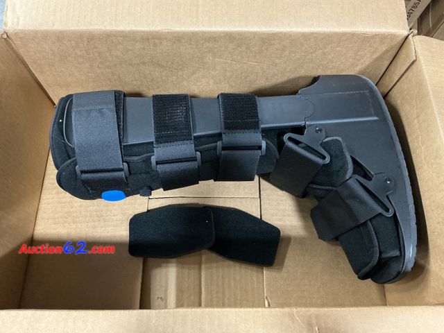 Lot 44-4112e - United Ortho Walker Boot Brace See All Photo's E-Commerce Return, A basic inspection has been given to this item. Sold AS-IS.