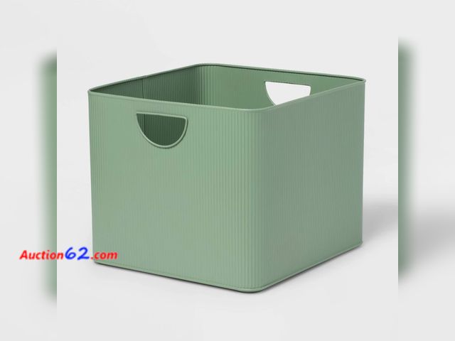 Lot 44-797i - Metal Bin Large Green - Brightroom™ See All Photo's Not Tested Appears New, A basic inspection has been given to this item. Sold AS-IS.