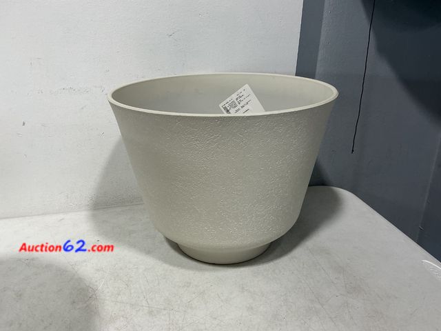 Lot 44-559e - Large Textured Planter Pot - Beige Not Tested See All Photo's E-Commerce Return, A basic inspection has been given to this item. Sold AS-IS.