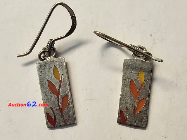 Lot 44-8312u - .925 STERLING SILVER EARRINGS WITH PLANTS.-T
