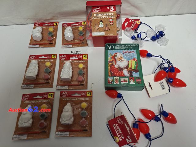 Lot 44-7388p - Miscellaneous Christmas items  Appears New, A basic inspection has been given to this item. Sold AS-IS.