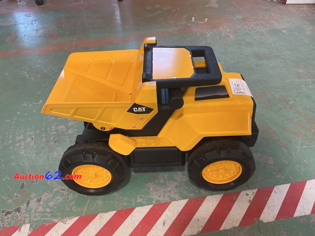 Lot 44-656g - CAT Dump Truck for Kids- Seat Does Not Open E-Commerce Return, A basic inspection has been given to this item. Sold AS-IS. See All Photo's N...