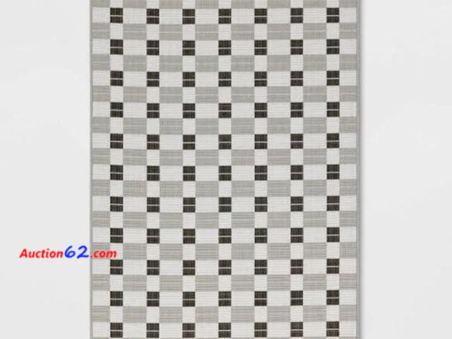 Lot 44-108w - Room Essentials Linear Geo Outdoor Area Rug, 3’10” x 5’4” Appears New, A basic inspection has been given to this item. Sold AS-IS.