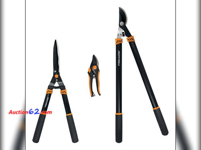 Lot 44-622p - Fiskars Tree and Shrub Care Set, 3-Piece Lopper, Pruner, and Shear Appears New, A basic inspection has been given to this item. Sold AS-IS.