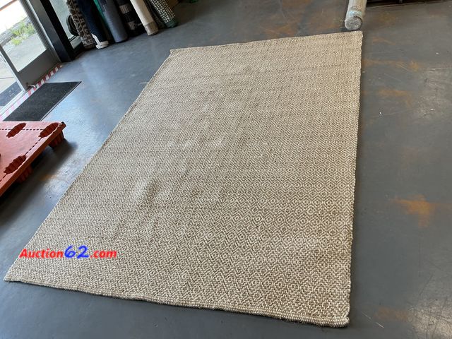 Lot 44-836 - $150 Retail price - Natural Fiber Diamond Pattern Area Rug See All Photo's Not Tested E-Commerce Return, A basic inspection has been given t...