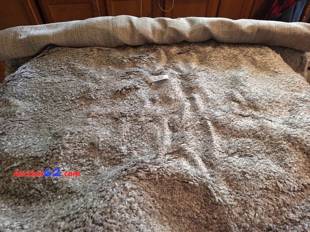 Lot 44-7001f - Zermatt Davos shag sterling 5'×8' oval rug, gray E-Commerce Return, A basic inspection has been given to this item. Sold AS-IS.