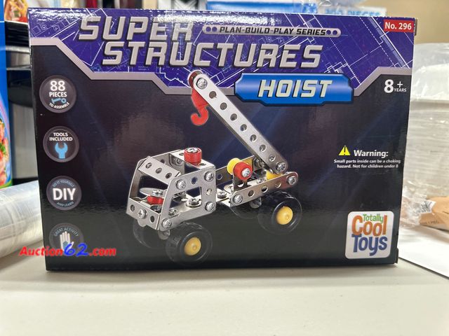 Lot 44-7602p - Super structure Hoist 88 pc DIY from totally cool toys. Ages 8+. NEW. See All Photo's Not Tested Never opened, Factory Sealed