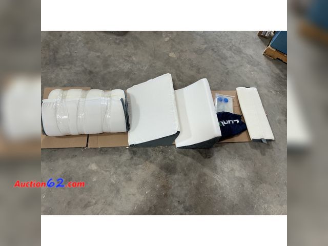 Lot 44-458o - LUNNA Wedge Pillow Set Bed Support E-Commerce Return, A basic inspection has been given to this item. Sold AS-IS. Unmarked, No barcodes