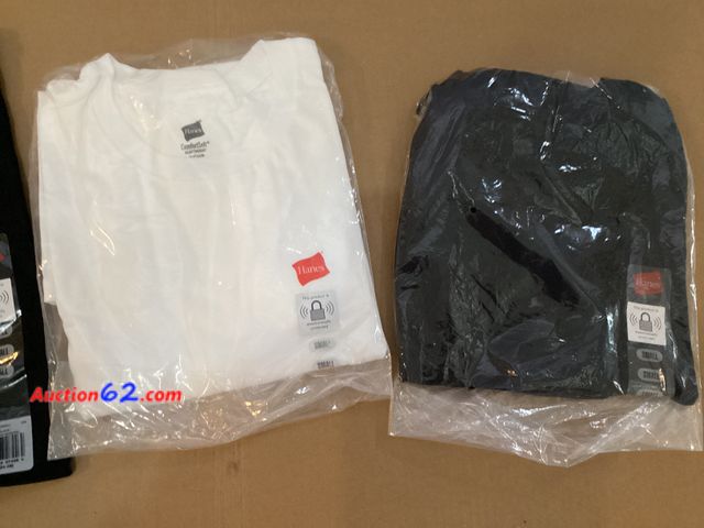 Lot 44-7751i - Lot of (5) medium T-shirts.  Appears New, A basic inspection has been given to this item. Sold AS-IS. See All Photo's