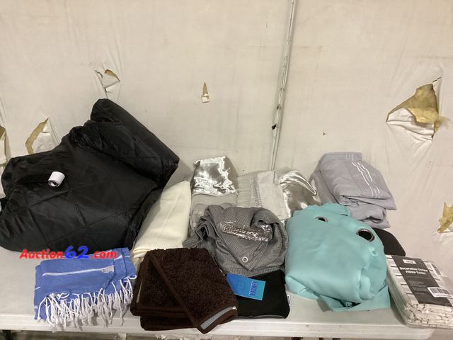 Lot 44-145b - Lot of Amazon Houseware Returns   2. E-Commerce Return, A basic inspection has been given to this item. Sold AS-IS.