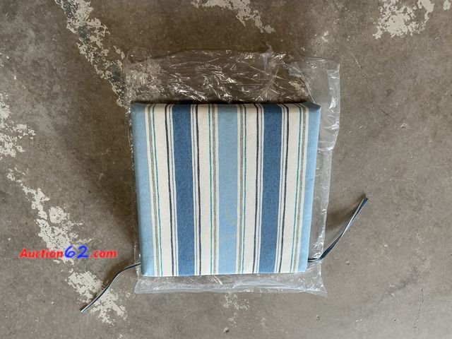 Lot 44-4067b - 21 x 17 Oceantex Outdoor Deep Seating Lounge Dining Chair Cushion 1. Appears New, A basic inspection has been given to this item. Sold AS-IS...