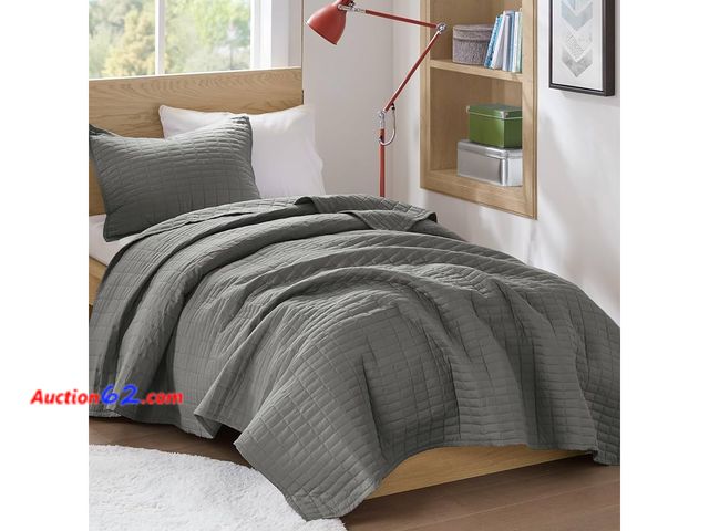 Lot 44-5549w - Comfort Spaces Kienna Quilt Set- Double Sided Stitching Design Summer Blanket, Lightweight, Soft, All Season Bedding Layer, Matching Sham, C...