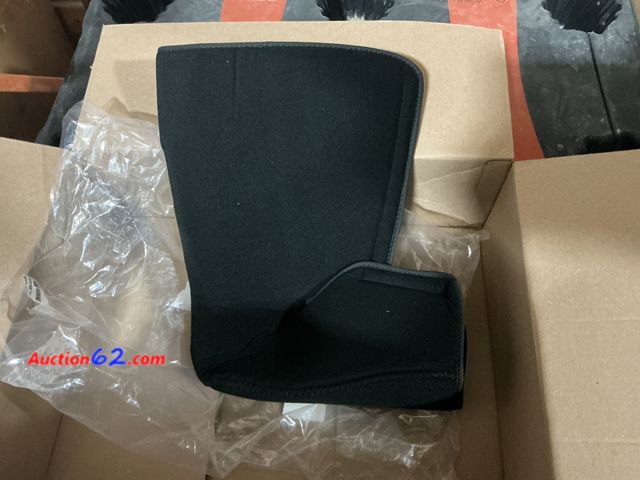 Lot 44-4015p - Standard Walking Boot Liner 1. Appears New, A basic inspection has been given to this item. Sold AS-IS. 4. See All Photo's 5. Not Tested