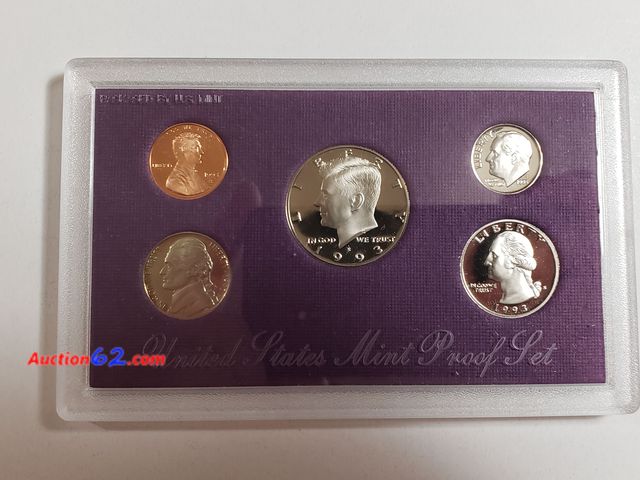 Lot 44-8520k - 1993 PROOF SET W/KENNEDY HALF, WASHINGTON QUARTER, ROOSEVELT DIME, JEFFERSON NICKEL AND LINCOLN CENT. MINTED IN SAN FRANCISCO. COMES IN ORIG...