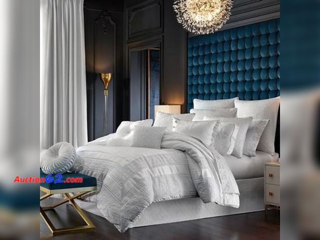 Lot 44-1527m - $535.45 Retail price - Five Queens Court Belize 4-pc. Comforter Set or Euro Sham, White See All Photo's Not Tested Appears New, A basic insp...